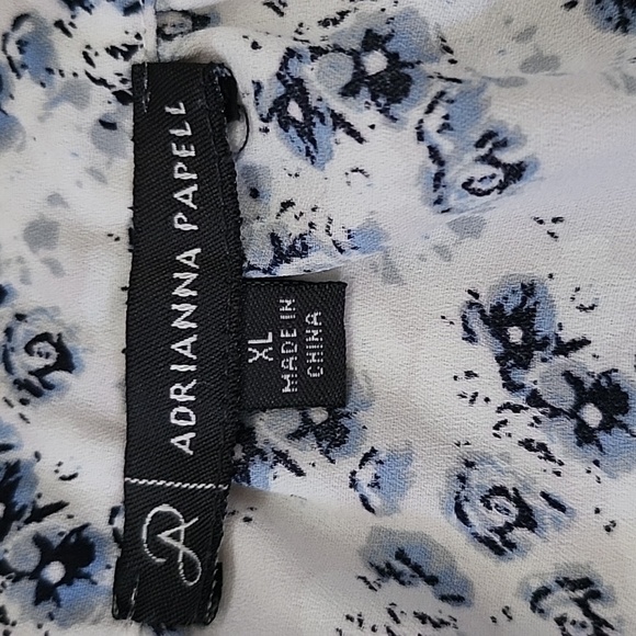 Adrianna Papell White Blouse with Blue Floral Print and Flutter Sleeves - Picture 10 of 12